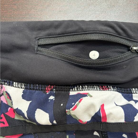 Lululemon Run Speed Shorts 2.5" Size 4 in Pop Cut Boom Juice Multi EUC - Picture 6 of 8